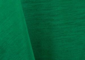 Kelly green majestic dupioni tablecloth, runner, sash, and dinner napkin.