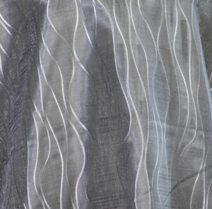 Silver wave print tablecloth.