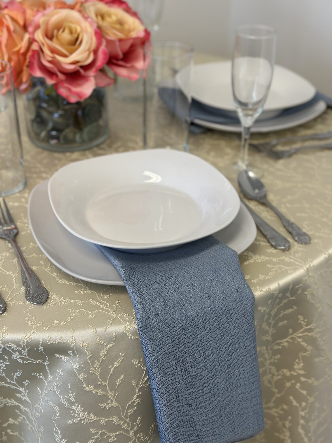 Helena with Shoreline Napkin